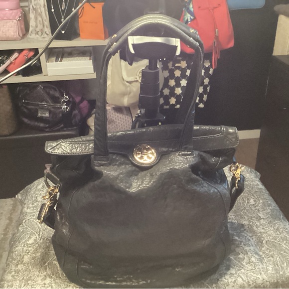 Tory Burch black leather large shoulder bag with handles and strap gold hardware - Picture 4 of 10